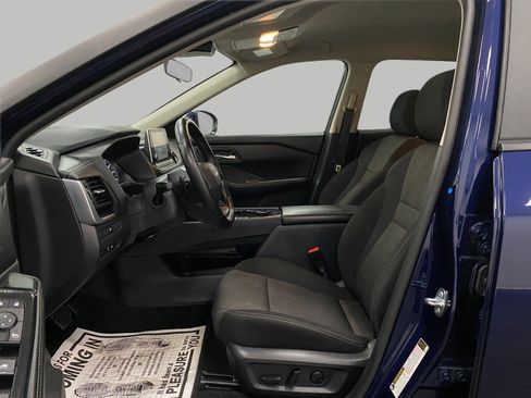 Certified 2025 Nissan Rogue SV AWD/4WD image 28