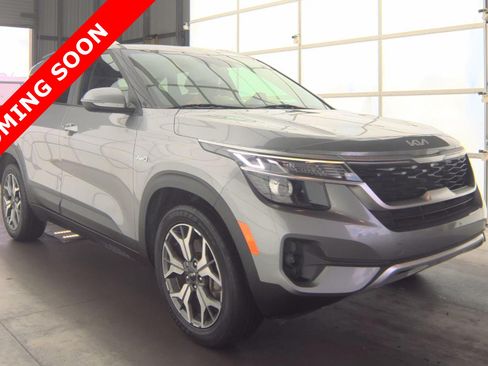 Used 2022 Kia Seltos EX AWD/4WD image 3