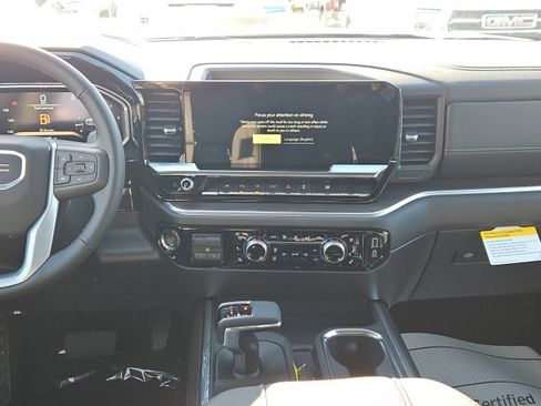 New 2026 GMC Sierra 1500 SLT image 18