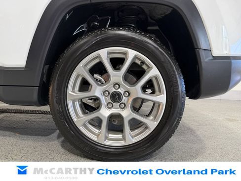 Used 2025 Jeep Compass Limited AWD/4WD image 29