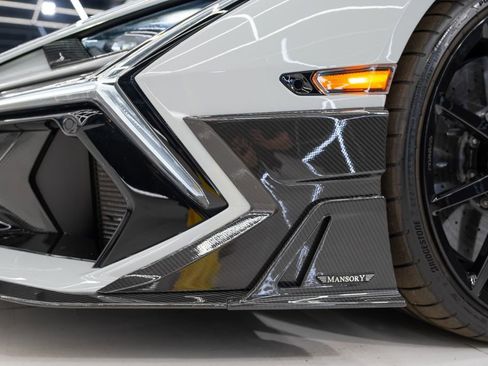 Used 2025 Lamborghini Revuelto image 35