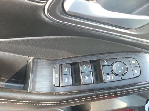 Used 2021 Nissan Rogue SV AWD/4WD image 12