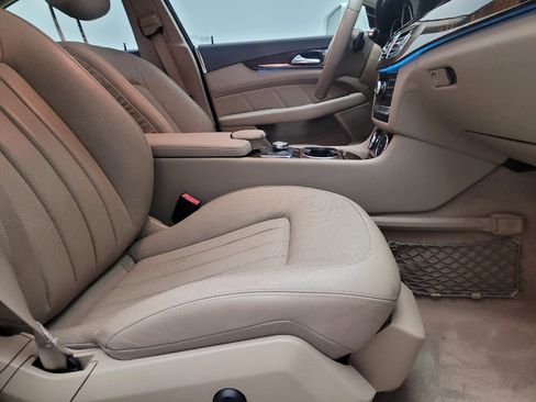 Used 2014 Mercedes-Benz CLS 550 w/ Premium 1 Package image 21