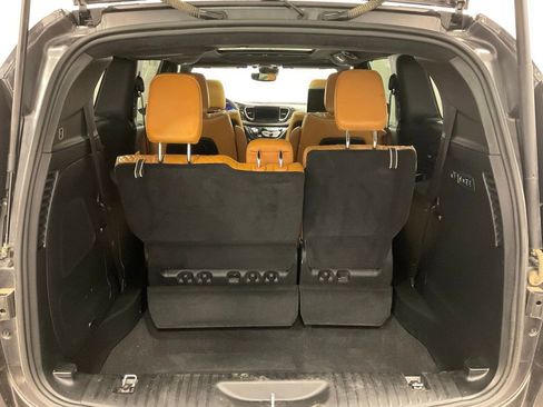 Used 2022 Chrysler Pacifica Pinnacle image 28