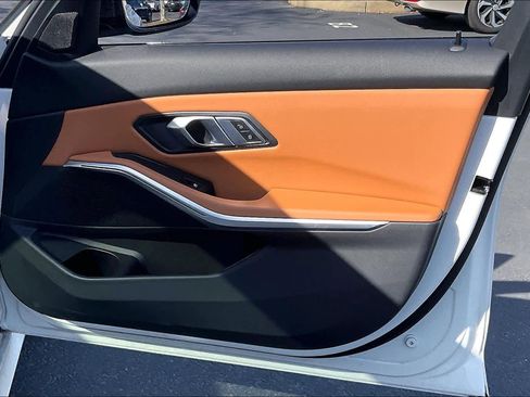 Used 2022 BMW 330i xDrive Sedan w/ M Sport Package image 26