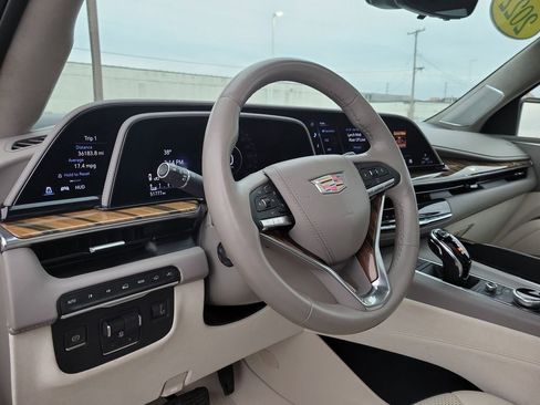 Certified 2022 Cadillac Escalade Premium Luxury Platinum image 25