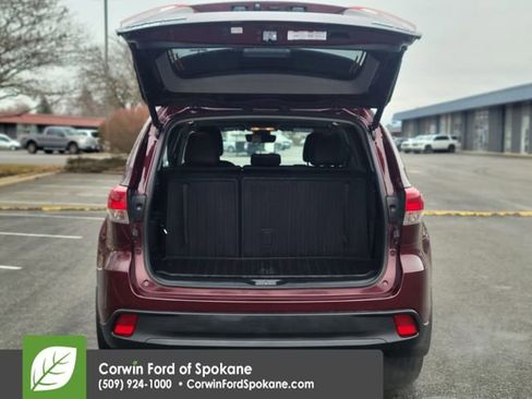 Used 2019 Toyota Highlander XLE image 22