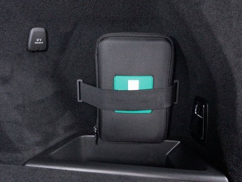 Certified 2025 Volvo XC90 B6 Plus w/ Protection Package Premier image 43