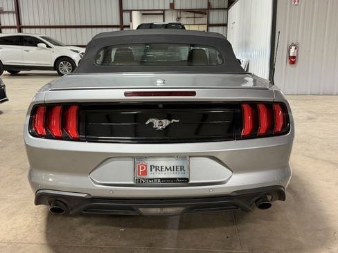 Used 2022 Ford Mustang Premium image 7
