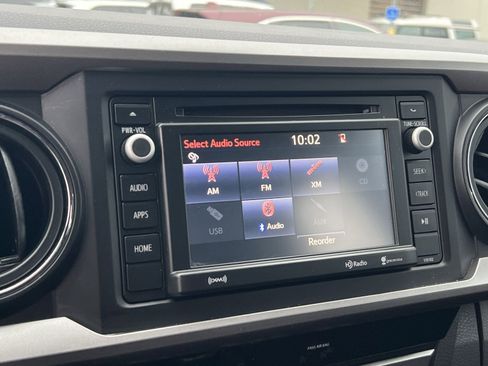 Used 2018 Toyota Tacoma SR5 image 17