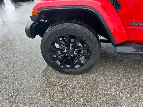 Used 2025 Jeep Wrangler Sahara 4xe image 57