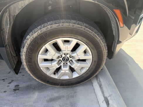 Used 2022 Nissan Frontier SV RWD image 16