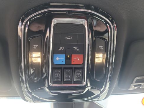 Used 2024 Jeep Grand Cherokee L Overland w/ Trailer Tow Package AWD/4WD image 28