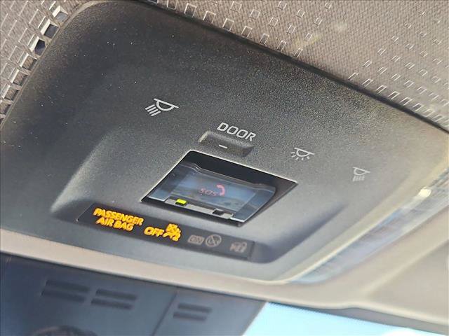 Used 2025 Toyota Prius LE AWD/4WD image 20