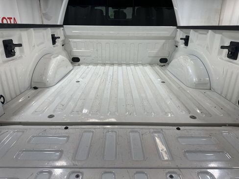 Used 2020 Ford F150 Platinum w/ Equipment Group 701A Luxury image 14