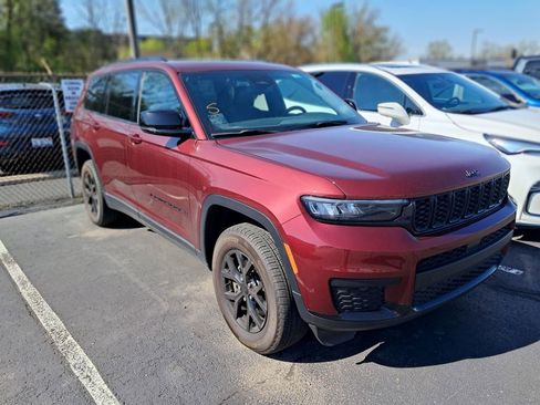 Used 2024 Jeep Grand Cherokee L Altitude AWD/4WD image 6