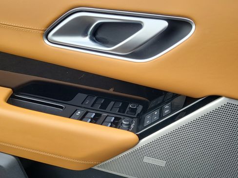 Used 2020 Land Rover Range Rover Velar SV Autobiography Dynamic image 23