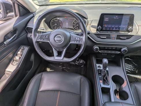 Used 2022 Nissan Altima 2.5 SR FWD image 16