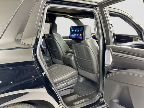 Used 2026 Cadillac Escalade V w/ LPO, ONYX Package image 32