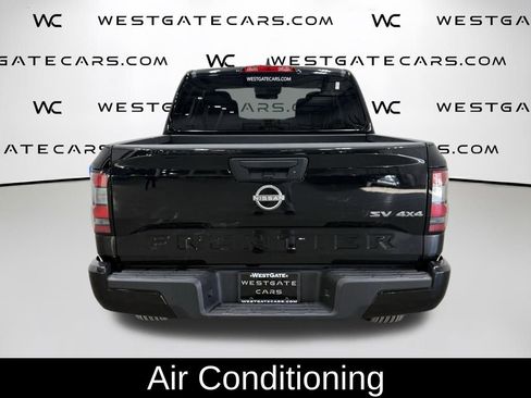 Used 2023 Nissan Frontier SV image 4
