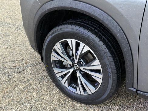 Used 2021 Nissan Rogue SV image 10