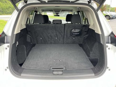 Used 2024 Nissan Rogue SV AWD/4WD image 19