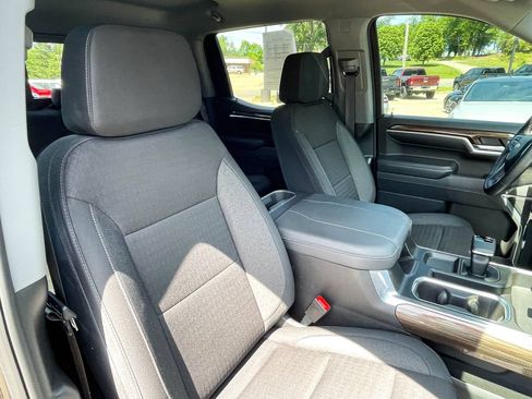 Used 2024 Chevrolet Silverado 1500 LT w/ Z71 Off-Road Package AWD/4WD image 11