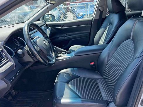 Used 2019 Toyota Camry SE FWD image 21