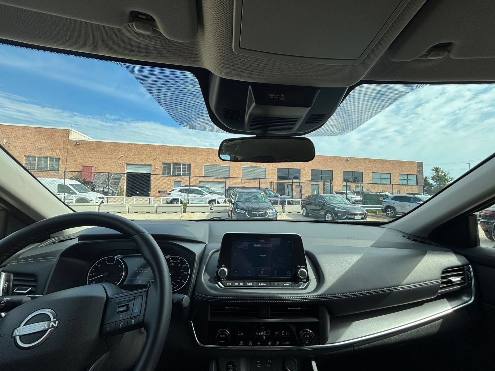Used 2025 Nissan Rogue SV FWD image 34