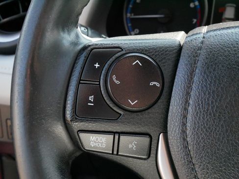 Used 2018 Toyota RAV4 XLE AWD/4WD image 26