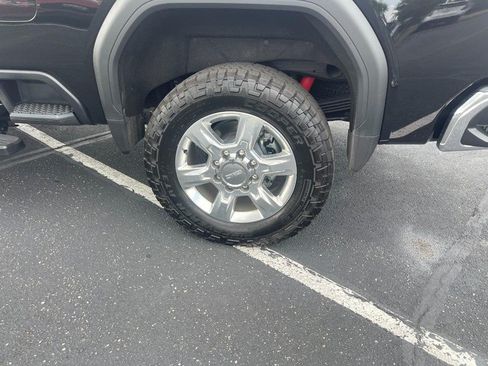 Used 2022 GMC Sierra 2500 SLE w/ SLE Value Package; AWD/4WD image 6