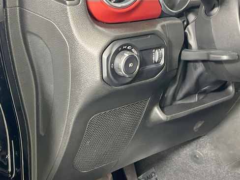 Used 2023 Jeep Wrangler Unlimited Rubicon w/ LED Lighting Group AWD/4WD image 10