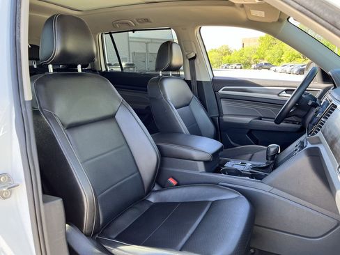 Used 2022 Volkswagen Atlas SE FWD image 25