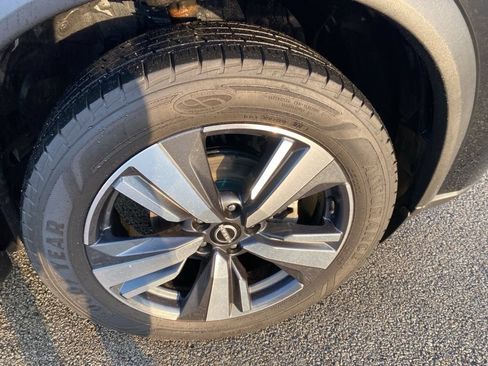Used 2024 Nissan Rogue SL AWD/4WD image 6