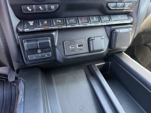 Used 2022 GMC Sierra 3500 Denali AWD/4WD image 22