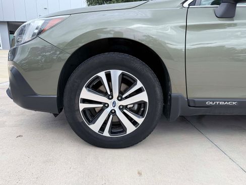 Used 2018 Subaru Outback 2.5i Limited AWD/4WD image 9