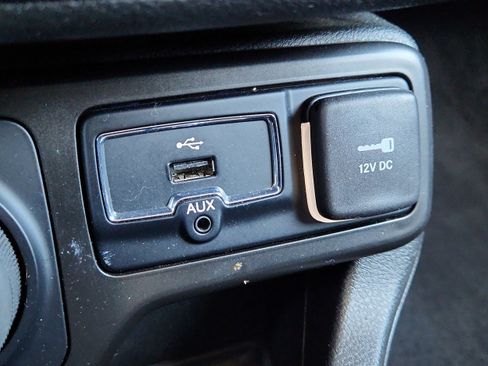 Used 2023 Jeep Renegade Trailhawk image 24