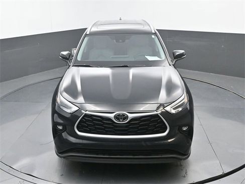 Used 2024 Toyota Highlander XLE image 31