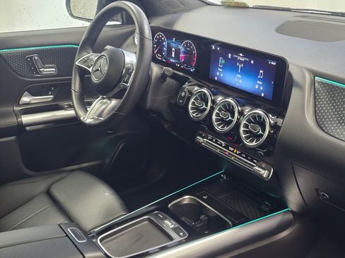 Used 2025 Mercedes-Benz GLA 250 4MATIC image 27