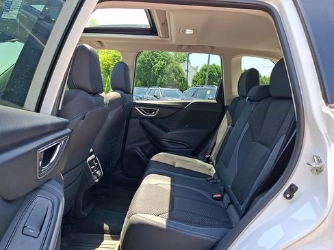 Used 2022 Subaru Forester Premium AWD/4WD image 10
