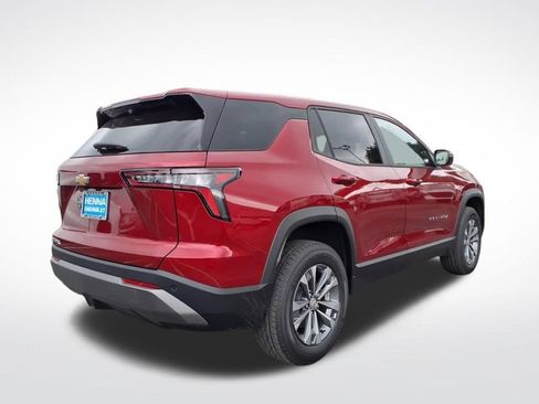New 2026 Chevrolet Equinox LT w/ Convenience Package II FWD image 3