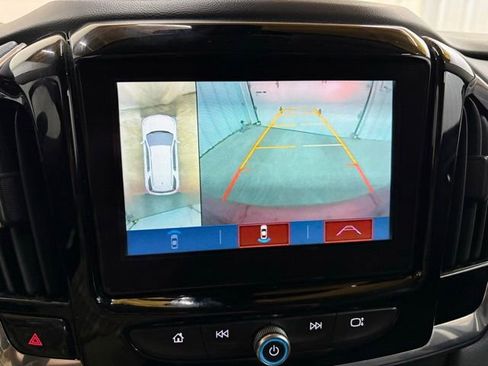 Used 2018 Chevrolet Traverse LT w/ LPO, Floor Liner Package AWD/4WD image 45