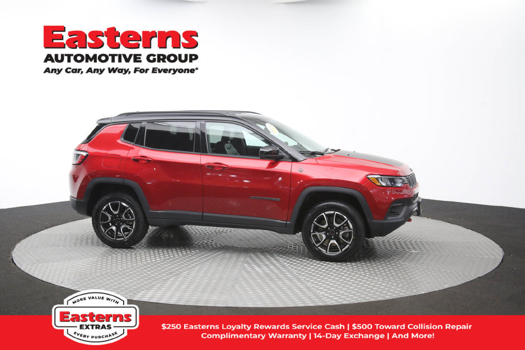 Used 2025 Jeep Compass Trailhawk AWD/4WD image 48