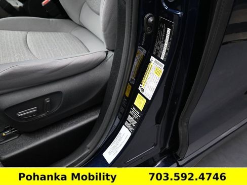 Used 2026 Toyota Sienna LE image 6