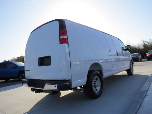 New 2026 Chevrolet Express 3500 Extended w/ Driver Convenience Package RWD image 6