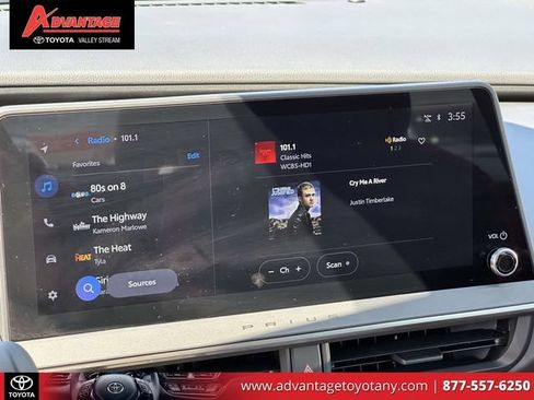 Certified 2025 Toyota Prius Plug-In Hybrid w/ Limited Premium Package FWD image 36