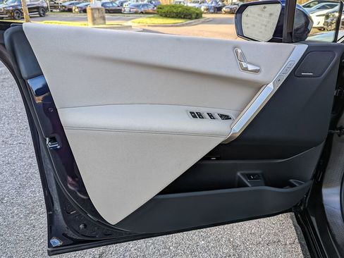 Used 2026 BMW iX xDrive60 w/ Premium Package image 8