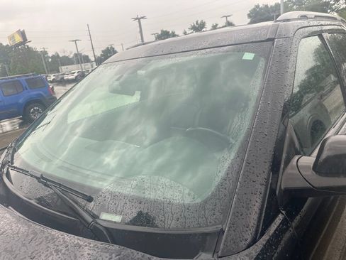 Used 2019 Ford Explorer XLT w/ Equipment Group 202A FWD image 6