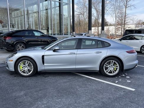 Used 2018 Porsche Panamera 4 image 6