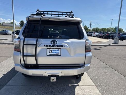 Used 2016 Toyota 4Runner SR5 AWD/4WD image 7